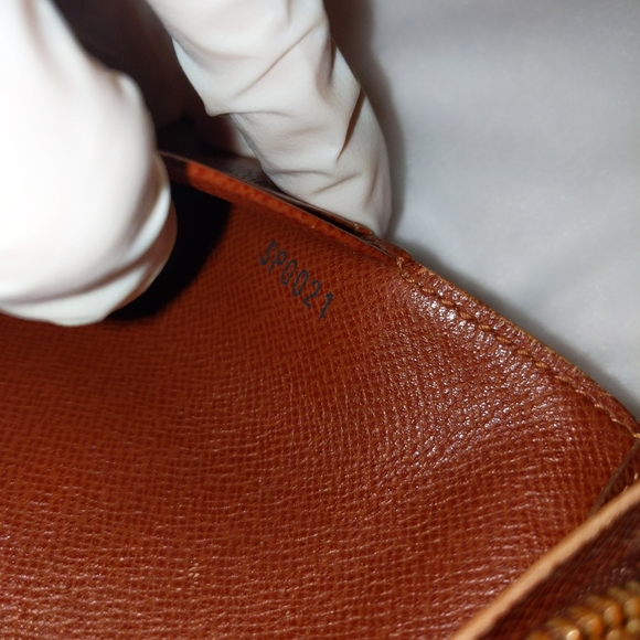 💥SOLD💥Louis Vuitton wallet - Picture 7 of 16